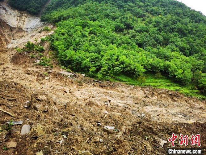 澳彩图库资料心水图片大全:山体滑坡致2人遇难