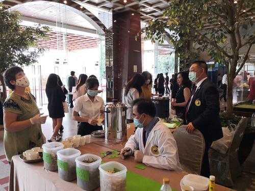 澳门彩龙门客栈解码图:泰国新冠感染超3万