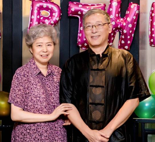 香港正版资料大全:离家出走父亲去世