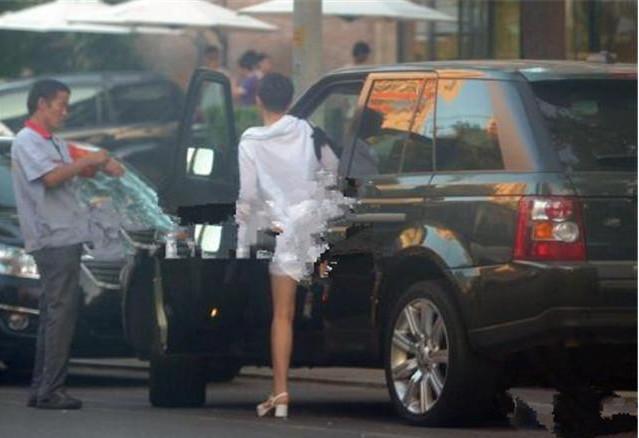 全网最准澳彩资料大全:租开宝马撞百万豪车
