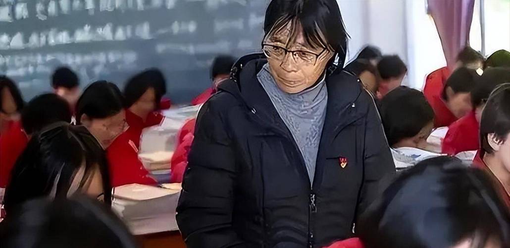7777788888新版跑狗资料和张桂梅将第15次送考与张桂梅连续11年送考从未缺席